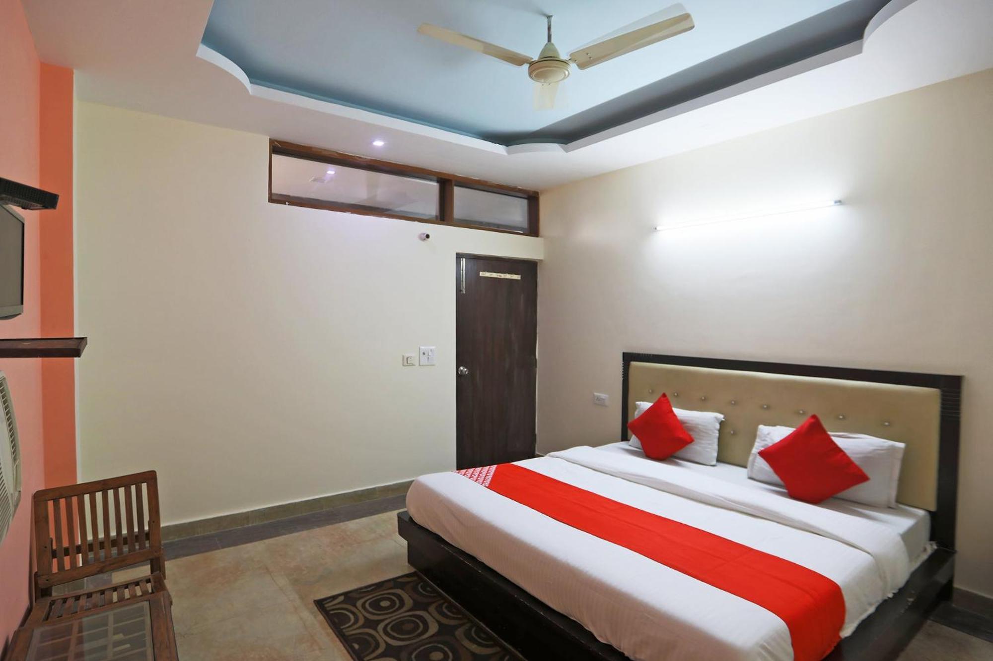 Hotel O Ashoka Inn Hotel Near Botanical Garden Нойда Экстерьер фото
