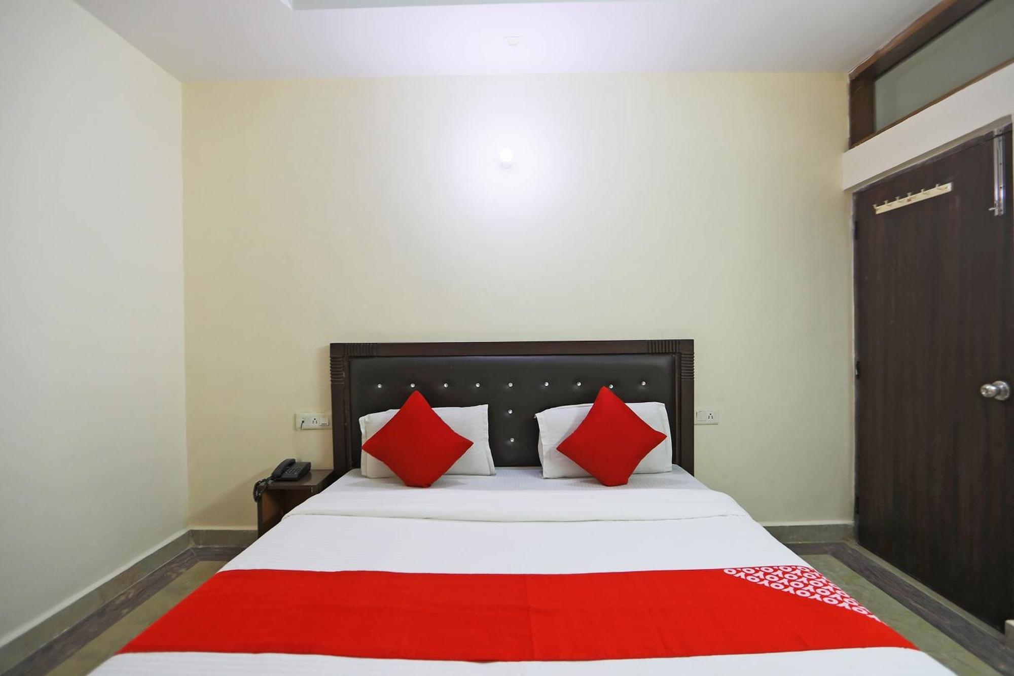 Hotel O Ashoka Inn Hotel Near Botanical Garden Нойда Экстерьер фото