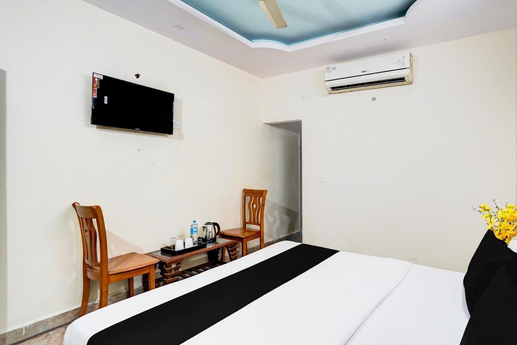 Hotel O Ashoka Inn Hotel Near Botanical Garden Нойда Экстерьер фото