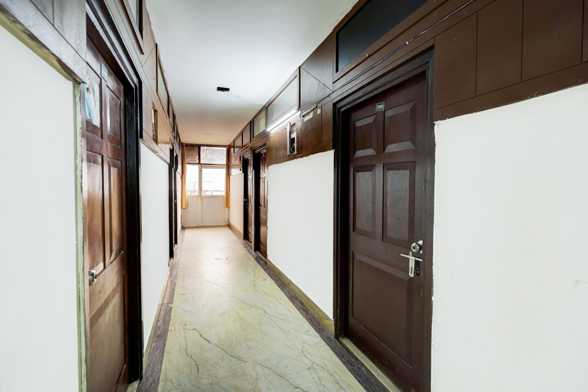 Hotel O Ashoka Inn Hotel Near Botanical Garden Нойда Экстерьер фото