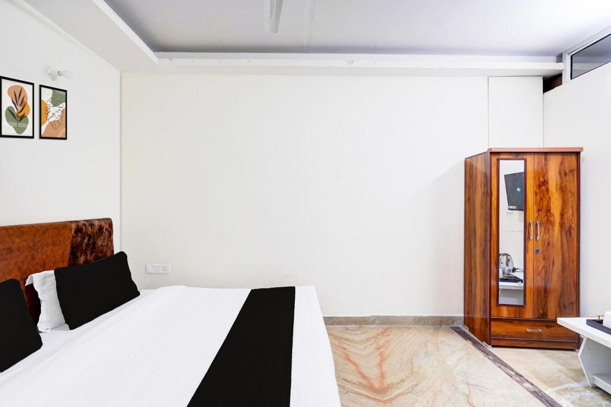 Hotel O Ashoka Inn Hotel Near Botanical Garden Нойда Экстерьер фото
