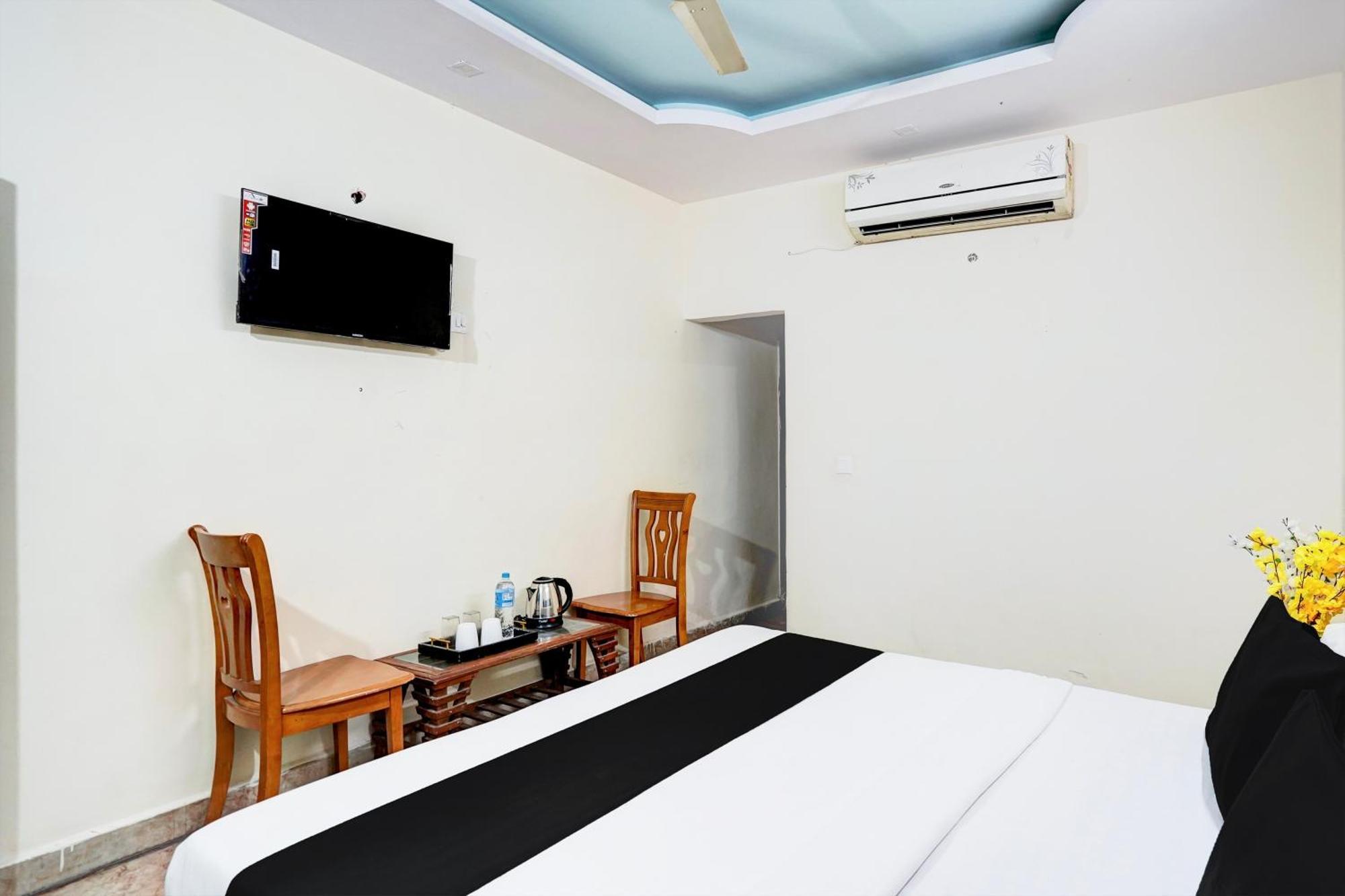 Hotel O Ashoka Inn Hotel Near Botanical Garden Нойда Экстерьер фото