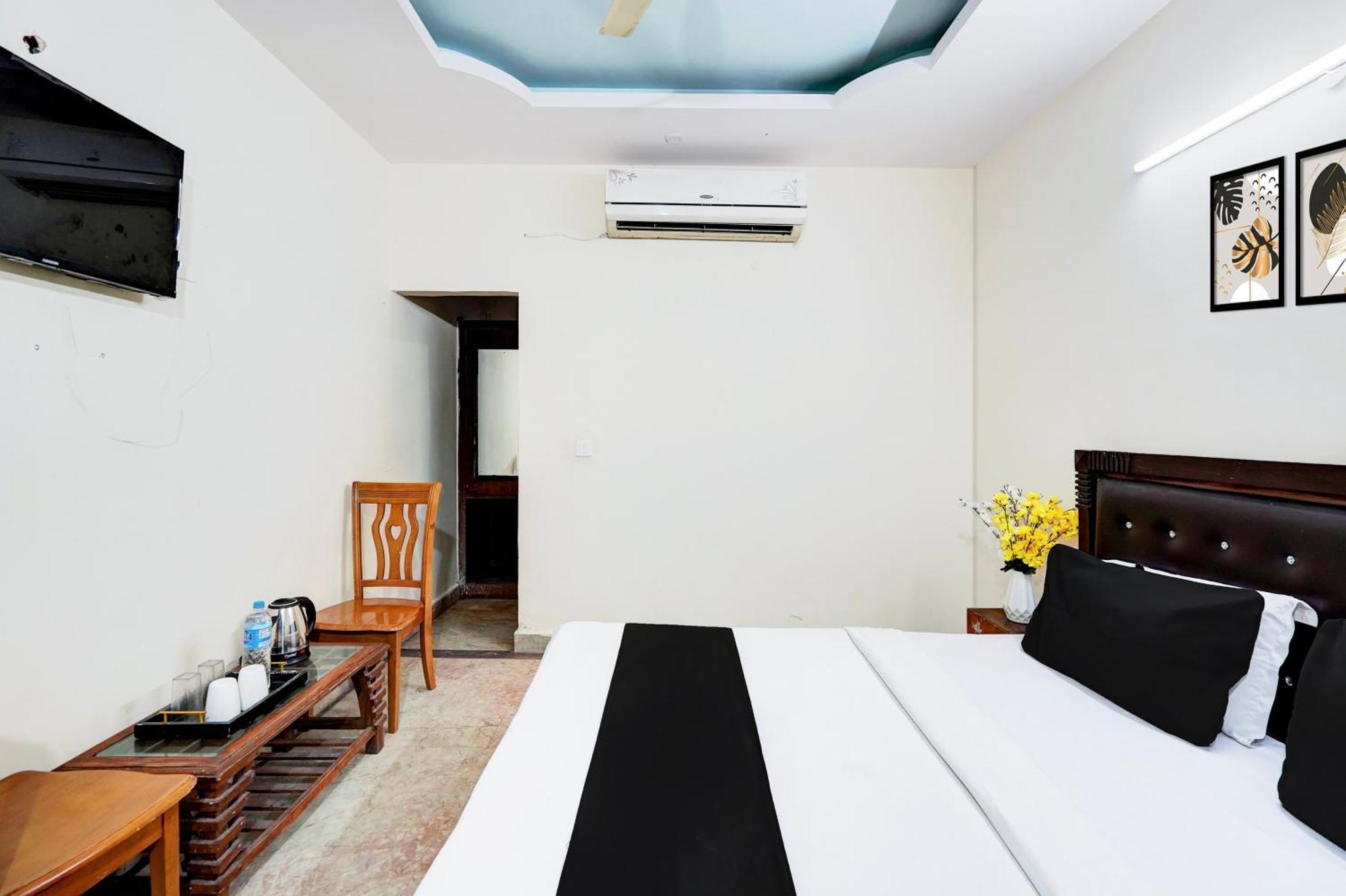 Hotel O Ashoka Inn Hotel Near Botanical Garden Нойда Экстерьер фото