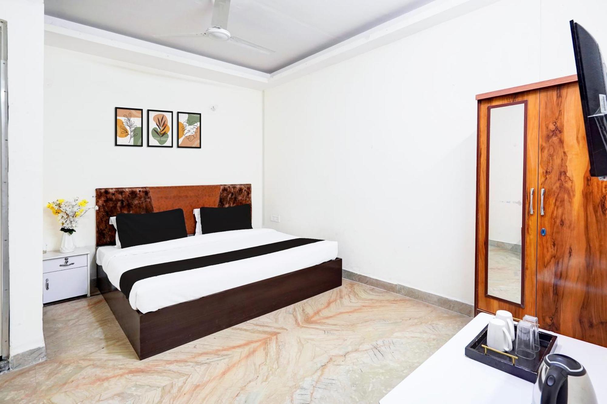 Hotel O Ashoka Inn Hotel Near Botanical Garden Нойда Экстерьер фото